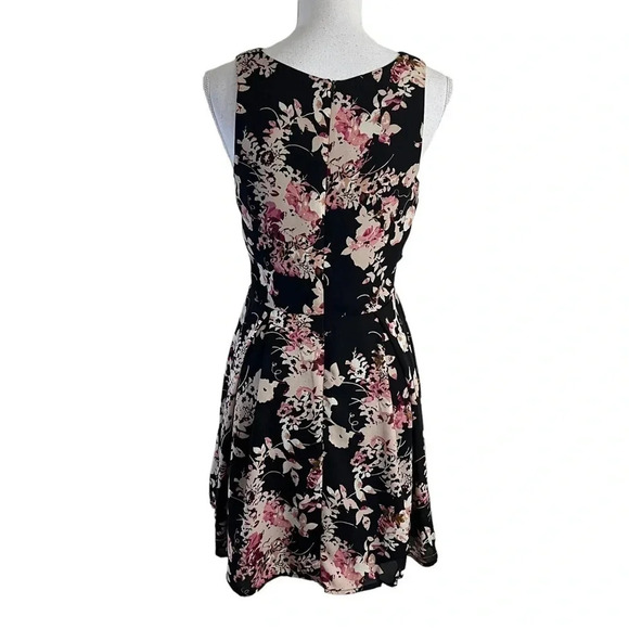 Aqua Black and Pink Floral Pattern Dress Size Medium Sleeveless Knee Length - Picture 3 of 8